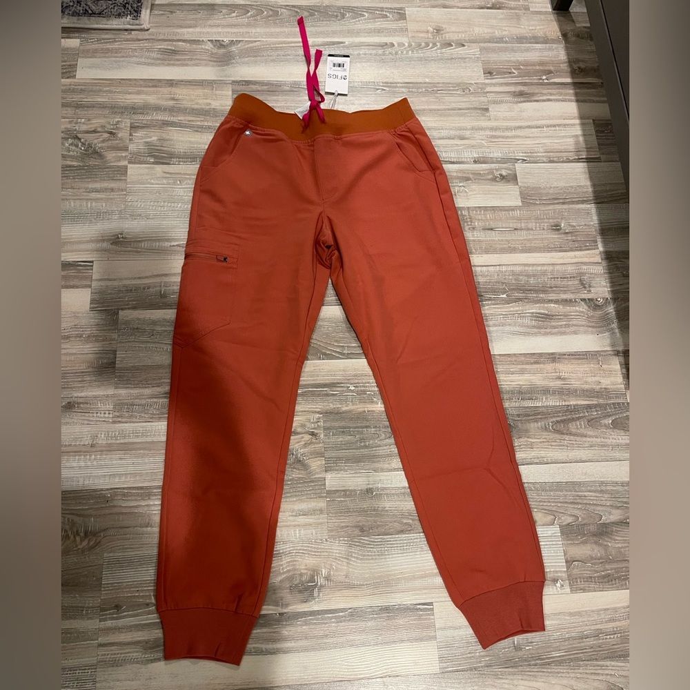 Figs terracotta Zamora jogger scrub pant